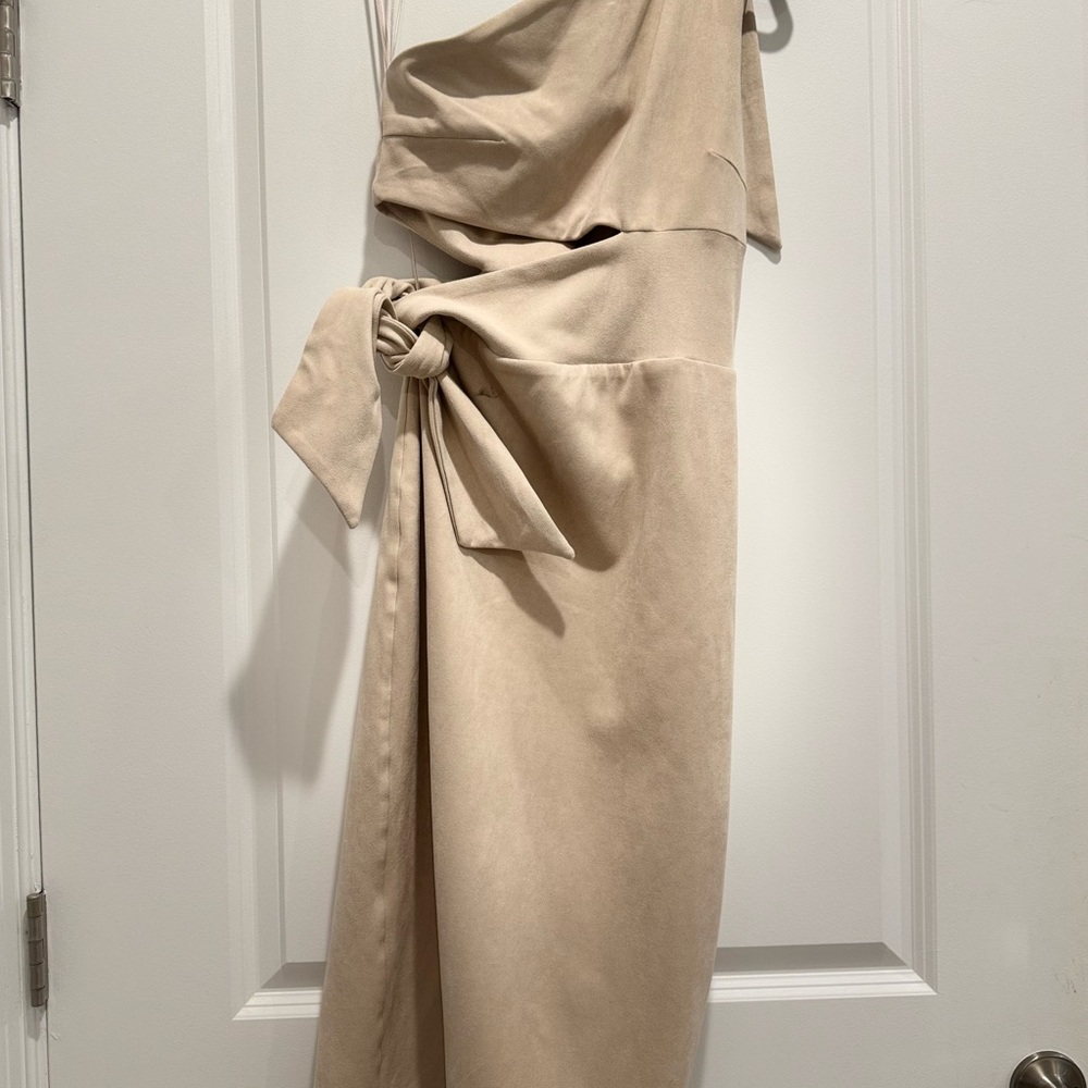 Chic One Shoulder Beige Dress
